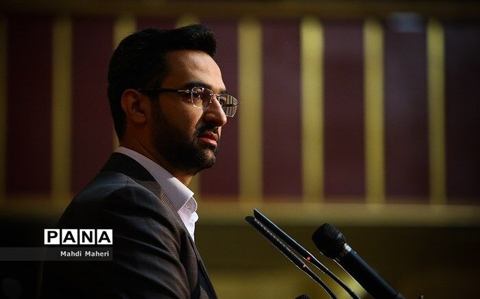 آذری‌جهرمی: گزارشی درباره کم فروشی اپراتورها دریافت نکرده‌ام