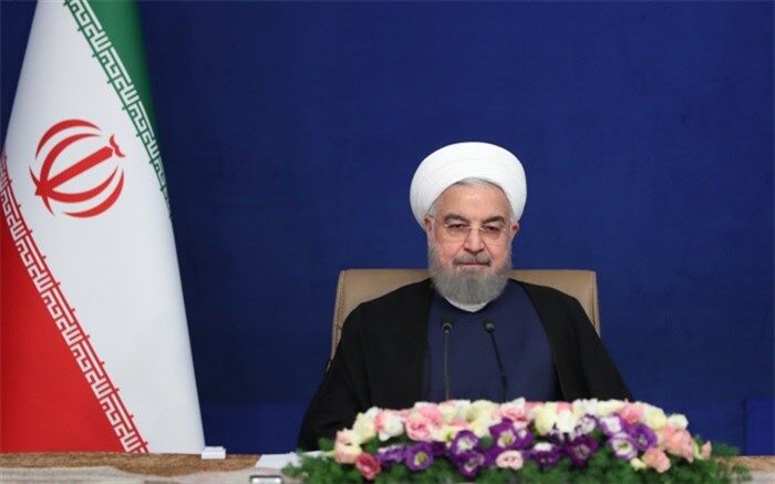 روحانی: هم روی پای خود بایستیم هم با دنیا تعامل کنیم