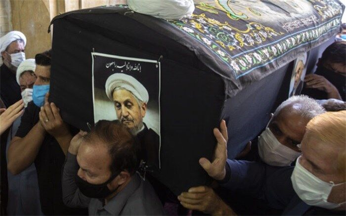 پیکر آیت‌الله صانعی به خاک سپرده شد