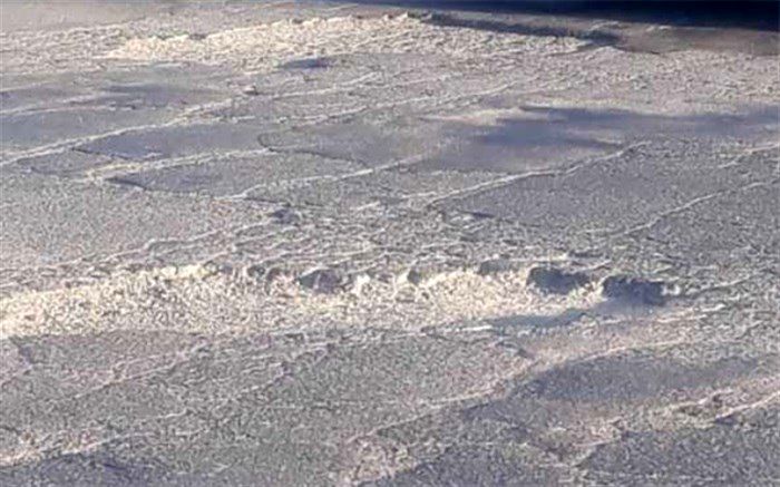 چاله‌هایی  که باعث واژگونی موتورسوران  و خرابی  خودروها می‌شود