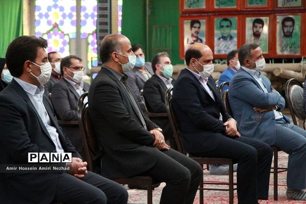 تجلیل از برگزیدگان کشوری و نخبگان قرآنی یزد