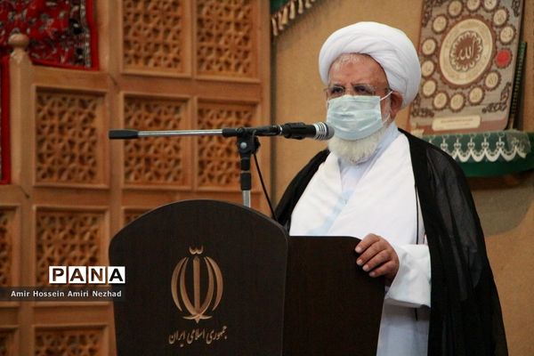 تجلیل از برگزیدگان کشوری و نخبگان قرآنی یزد