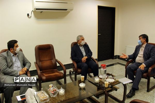 نشست هم‌اندیشی شور عاطفه‌ها