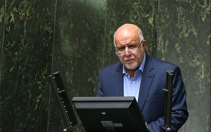 زنگنه: وزارت نفت از هر پیشنهادی برای فروش نفت استقبال می‌کند