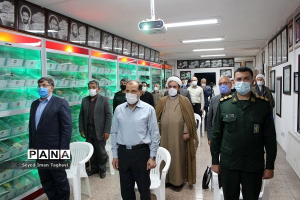 مراسم رونمایی از دو کتاب شهدای مدافع حرم (شهید سلیمانی و شهید دانشگر)