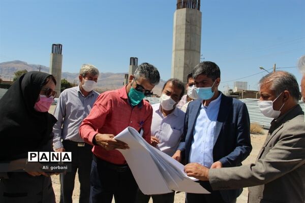 بازدید مدیرکل دفتر فنی استانداری فارس از پروژه‌های شهرداری نی‌ریز