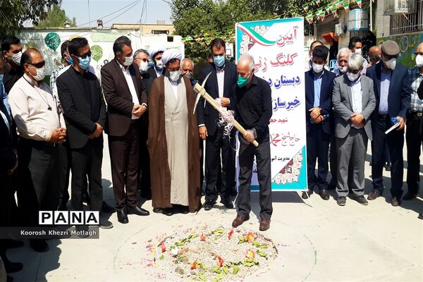 کلنگ زنی سه باب مدرسه خیر ساز در شهرستان کازرون