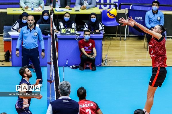 دیدار تیم های شهرداری ارومیه و پیکان تهران