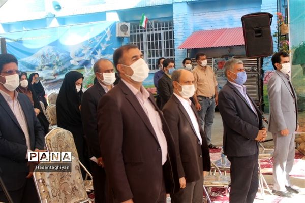 نواختن زنگ چهلمین سالگرد دفاع مقدس در استان اصفهان