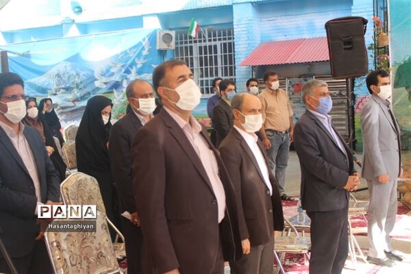 نواختن زنگ چهلمین سالگرد دفاع مقدس در استان اصفهان