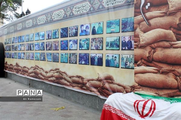 افتتاح نمایشگاه عکس دفاع مقدس در قائم شهر