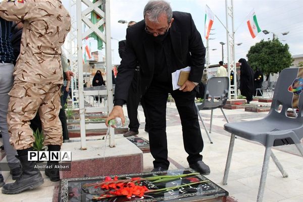 غبارروبی گلزار شهدای شهرستان ساری