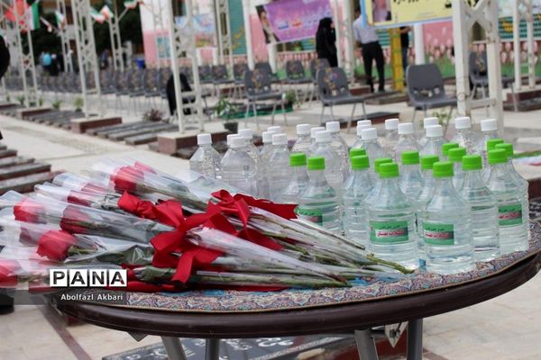 غبارروبی گلزار شهدای شهرستان ساری