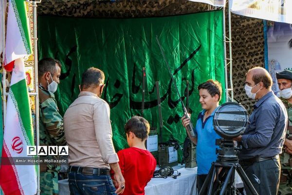 نمایشگاه هفته دفاع مقدس در ارومیه