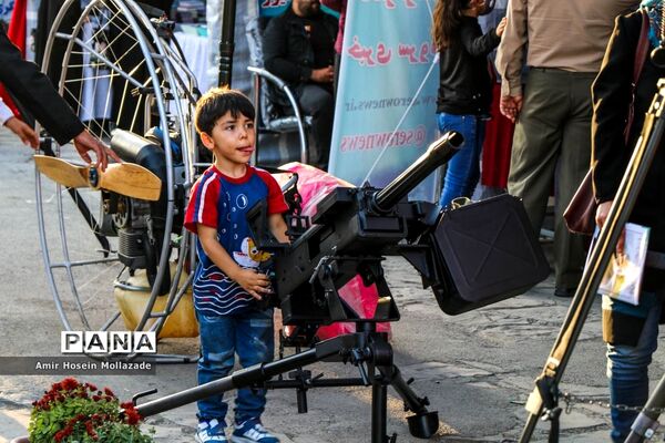 نمایشگاه هفته دفاع مقدس در ارومیه