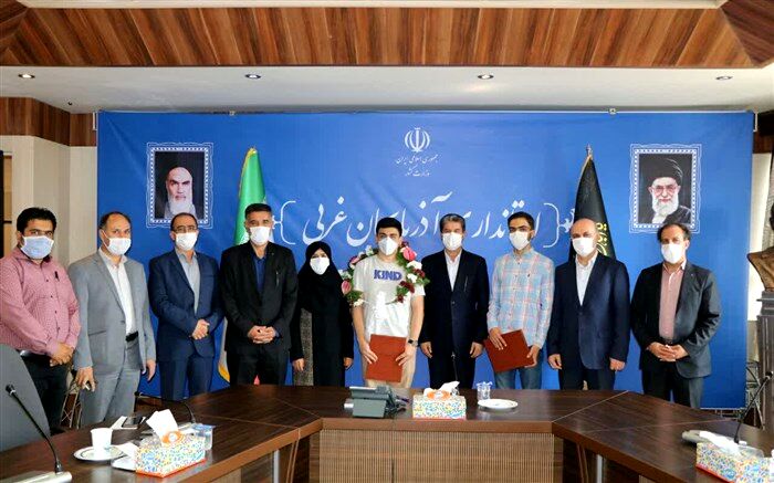 تقدیر استاندار آذربایجان غربی از رتبه نخست و پنجم کنکور سراسری