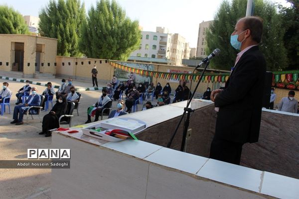 نواختن زنگ ایثار و مقاومت در بوشهر