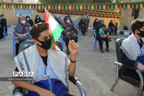 نواختن زنگ ایثار و مقاومت در بوشهر