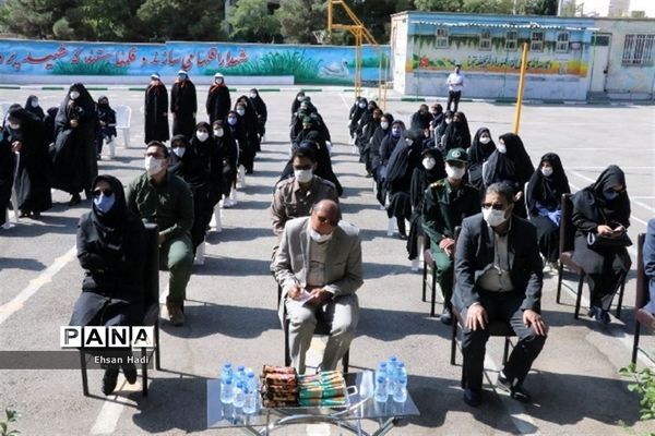 مراسم بزرگداشت هفته دفاع مقدس و تکریم خانواده شهدا