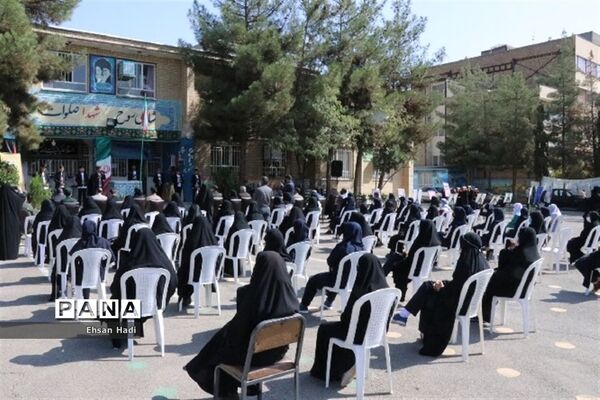 مراسم بزرگداشت هفته دفاع مقدس و تکریم خانواده شهدا