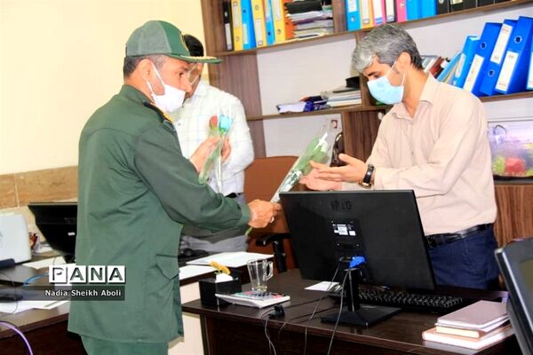 تجلیل مدیریت آموزش و پرورش شهرستان بوشهر از مدافعان سلامت