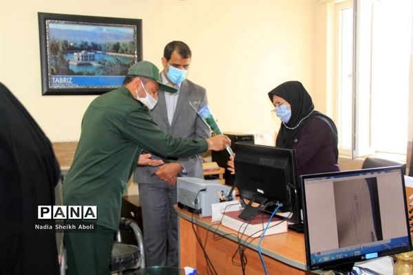 تجلیل مدیریت آموزش و پرورش شهرستان بوشهر از مدافعان سلامت