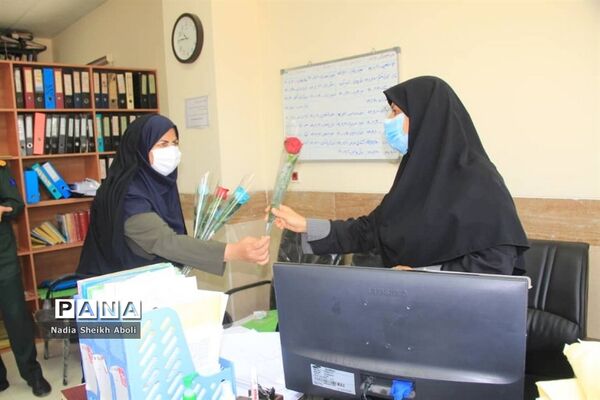 تجلیل مدیریت آموزش و پرورش شهرستان بوشهر از مدافعان سلامت