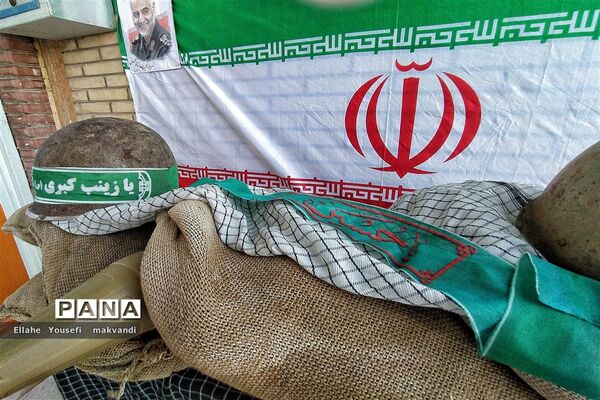 افتتاح نمایشگاه هفته دفاع مقدس در اداره آموزش و پرورش شهرستان امیدیه