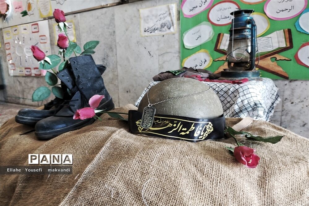 افتتاح نمایشگاه هفته دفاع مقدس در اداره آموزش و پرورش شهرستان امیدیه