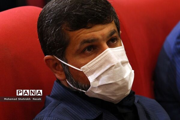 آیین رونمایی از کتاب جهش تولید در اهواز