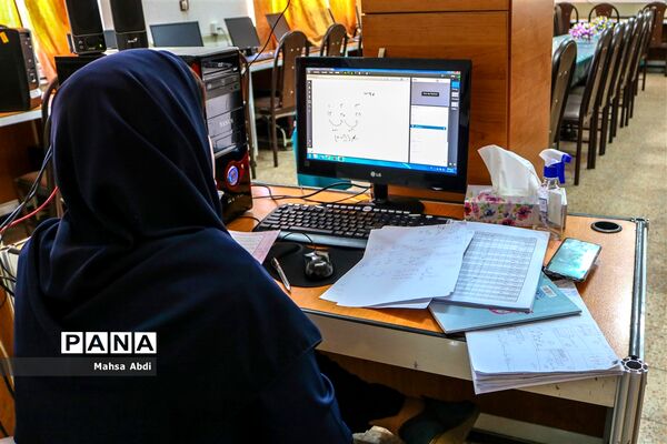 تلاش معلمان شیراز در آموزش مجازی به دانش‌آموزان