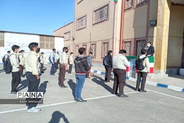 برگزاری کلاس‌های درس درهنرستان نمونه البرز بیرجند