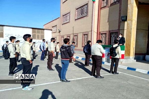 برگزاری کلاس‌های درس درهنرستان نمونه البرز بیرجند
