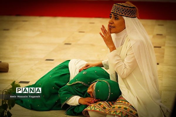 نمایش سرو مجنون در جزیره کیش