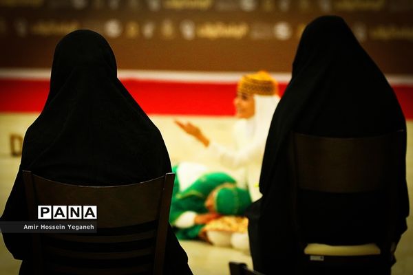 نمایش سرو مجنون در جزیره کیش