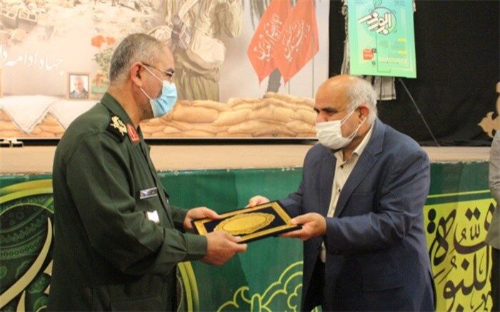 در هفته دفاع مقدس از مسئول خبرگزاری پانای استان بوشهر تجلیل شد