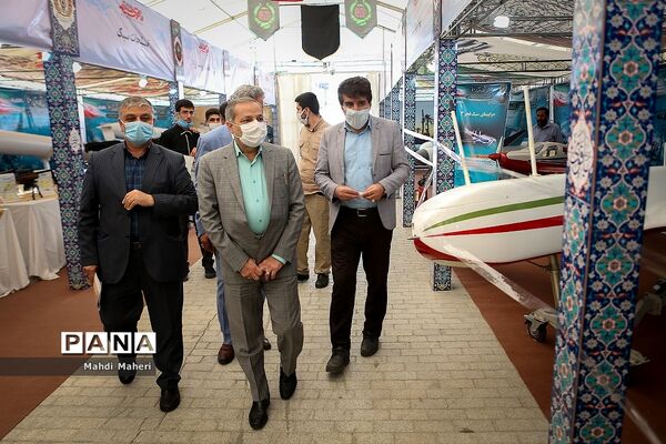 بازدید معاون پرورشی و فرهنگی وزارت آموزش و پرورش از نمایشگاه دفاع مقدس