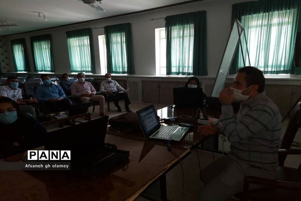 برگزاری کارگاه آموزشی محتوای الکترونیکی در شهرستان حمیدیه