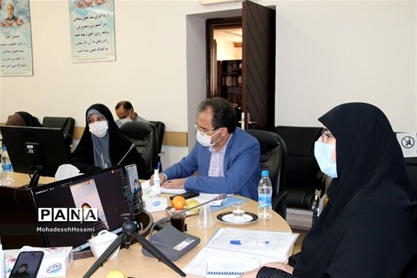 گفت‌وگوی معاون آموزش ابتدایی وزارت آموزش و پرورش با مدیران مدارس استان خراسان جنوبی