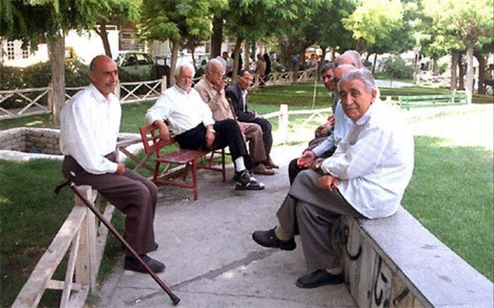 سالمندان تنها در جاده دشوار زندگی