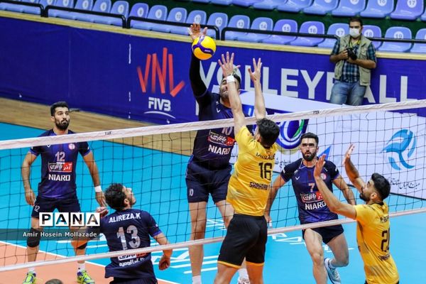 دیدار تیم های آذرباتری و شهداب یزد