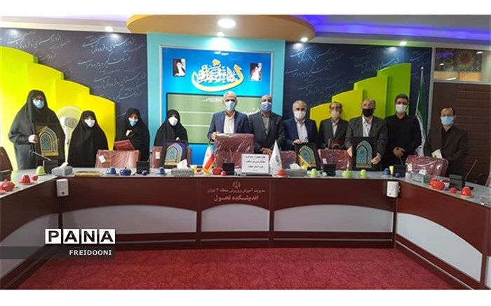 تجلیل لونی از منتخبان طرح آستان ملکوت در منطقه چهار