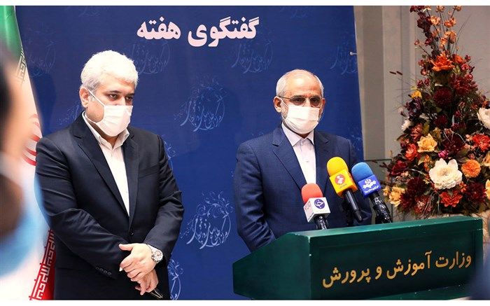 حاجی‌میرزایی: وقتی ستاد ملی کرونا تعطیلی مدارس را اعلام می‌کند همه باید رعایت کنند