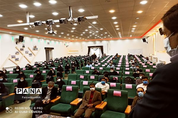 مراسم تقدیر از رتبه‌های برتر کنکور کاشمر