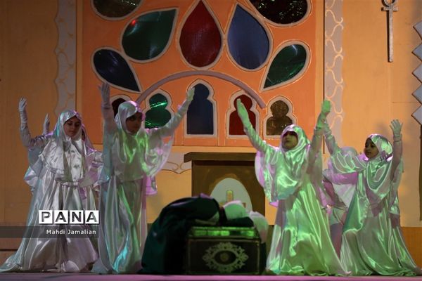 اجرای نمایش «الشمس تشرق من حلب»