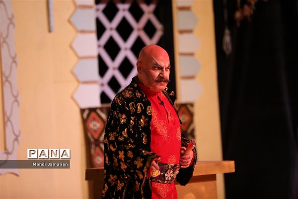 اجرای نمایش «الشمس تشرق من حلب»