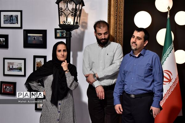 پشت صحنه برنامه تلویزیونی چهل تیکه