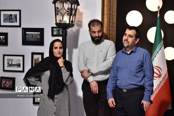 پشت صحنه برنامه تلویزیونی چهل تیکه