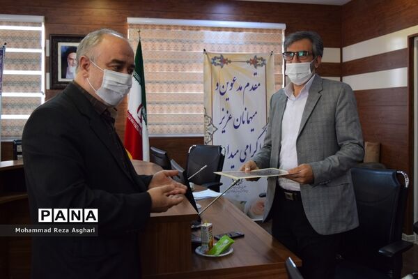 آیین تجلیل از فرهنگیان برگزیده مسابقات قرآن، عترت و نماز منطقه 14