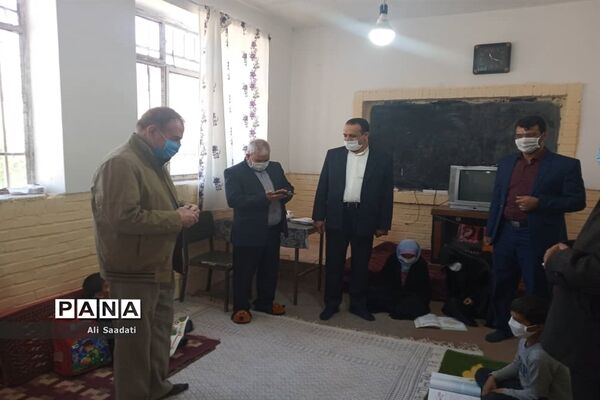 بازدید معاون آموزش ابتدایی از مدارس عشایری